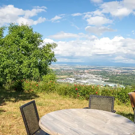 Le Les Chataignes Holiday home Volvic